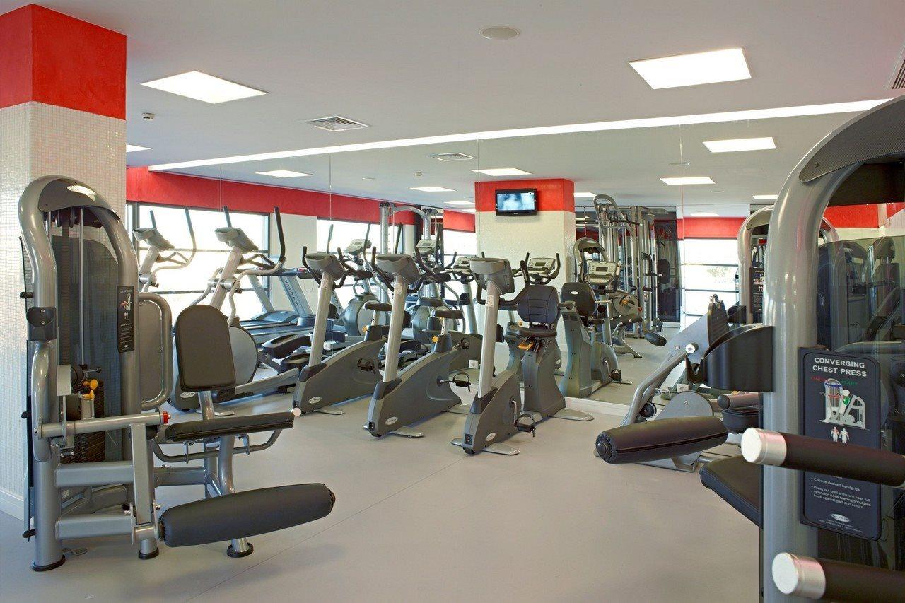 레알 마리나 호텔 앤 스파 오양 외부 사진 The gym at the hotel