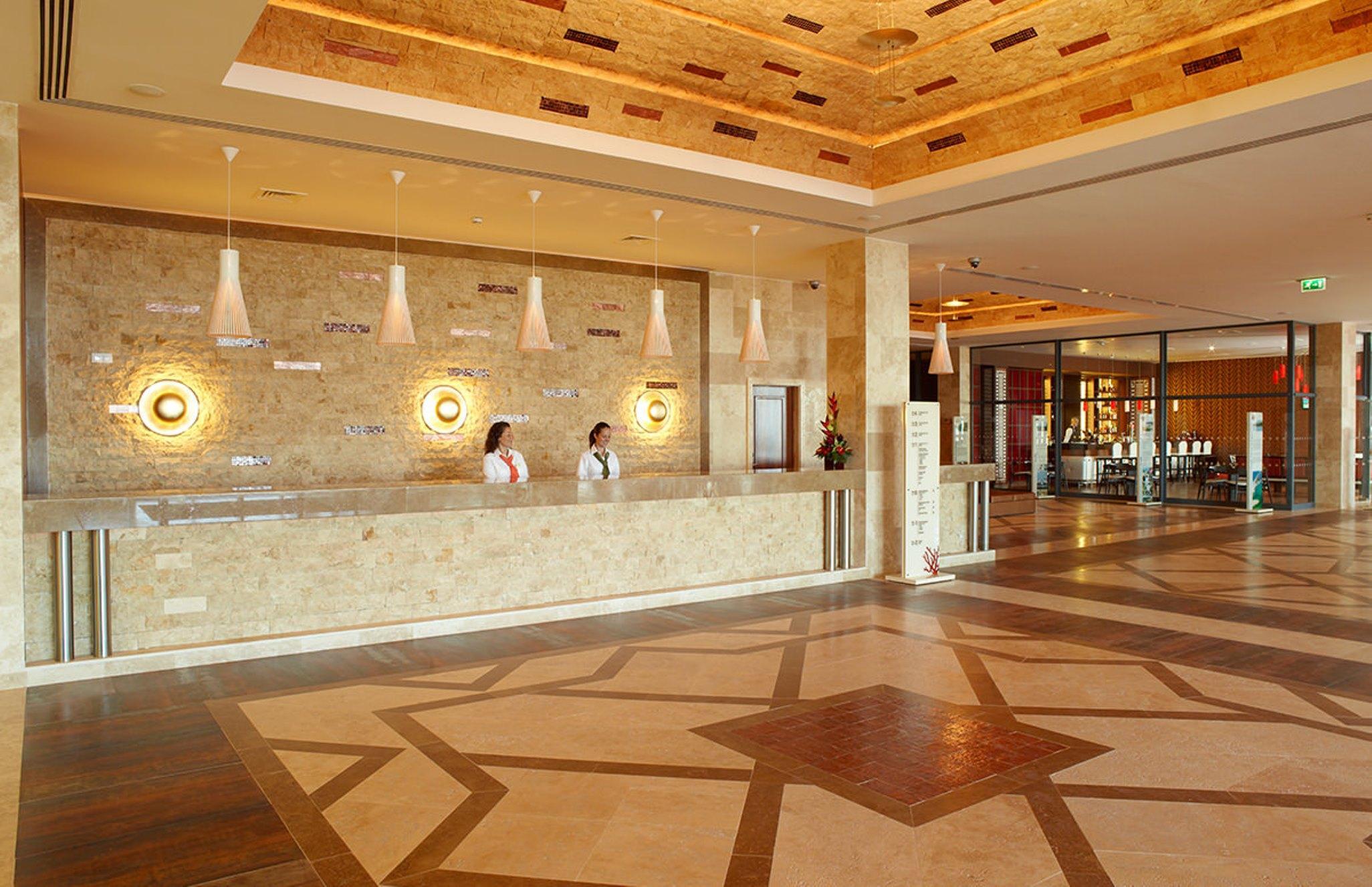 레알 마리나 호텔 앤 스파 오양 내부 사진 Lobby