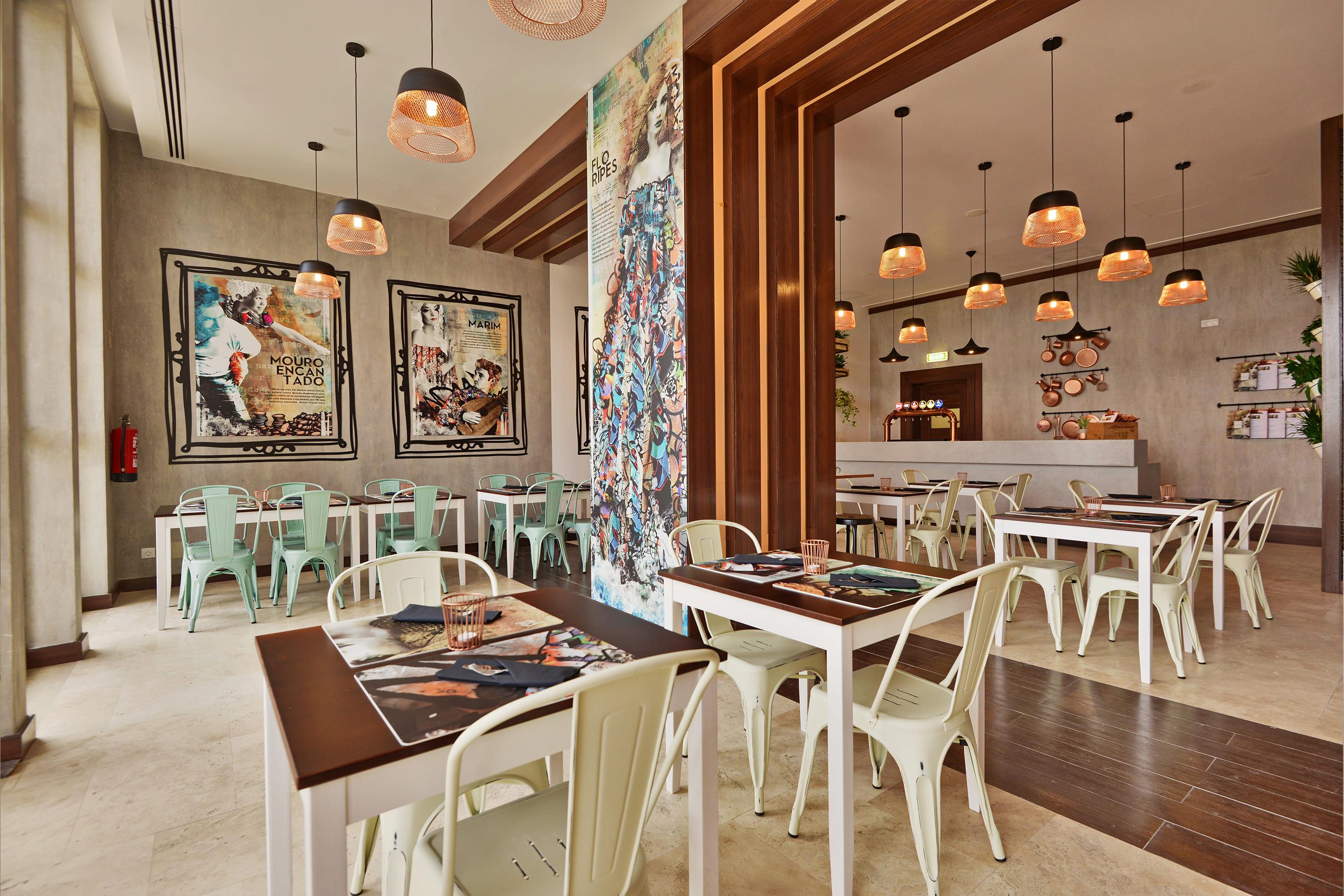 레알 마리나 호텔 앤 스파 오양 외부 사진 Restaurant